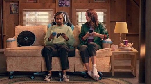 AT&T Internet TV Spot, 'GIGillionaire: Talking and Texting Trash'