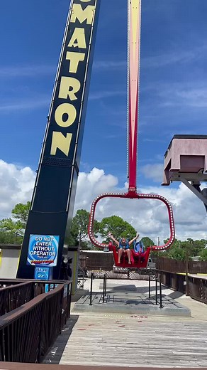 First time riding on #vomatron ride in @Panama City Beach Florida! By far the best ride I’ve ever been on! 10/10 would recommend! #vomatronride #panamacitybeach #thrillride #themepark #scream #amazing #tiktok #fyp #viral #firstpost #newtotiktok #isurvived