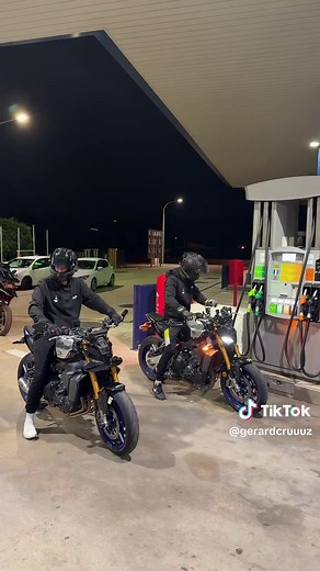 Yamaha MT-09 SP: A Thrilling Night Ride Experience