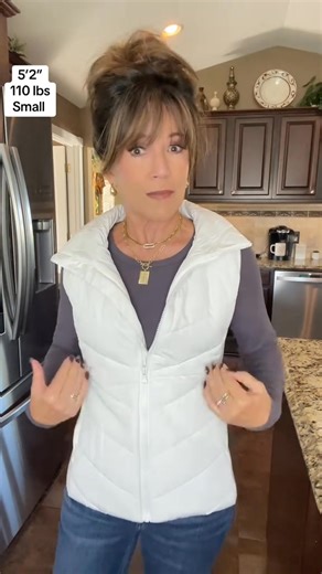 This is my favorite vest to wear when I want a flattering fit. Great quality…10/10!💕 | Pinklaura