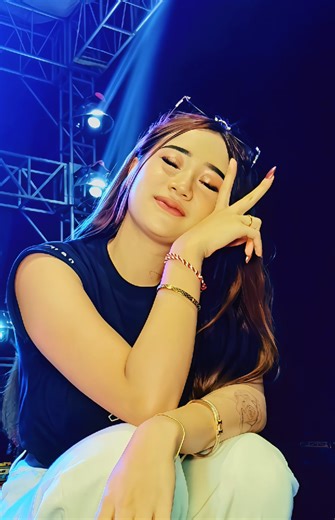 Pesona Mama Muda: Tarian Menawan dari @Eveetwoo