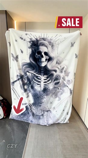 Skeleton bride diamond blanket, full of dark romantic vibe 🦋💀#TikTokShopSpringGlowUp#G4FreeSBD #springstatement#SkeletonBride #GothicWedding