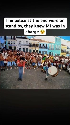 MICHAEL JACKSON MADE THE POLICE SIT THERE AND WATCH HIM TAKE CONTROL YOU CAN TELL THEY RESPECTED HIM