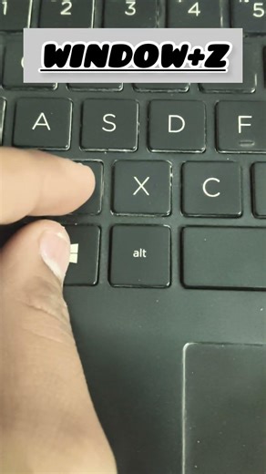 Windows + Z = Split Screen Magic 😍💻Try this shortcut now#WindowsShortcut#SplitScreen#WindowsZ#tips