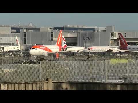 Gatwick Airport lineup departures