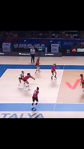 HILARY JOHNSON (HOWE) PROVÁVEL REFORÇO DO MINAS! A ponteira canadense de 26 anos e 1.86 é uma das titulares de sua seleção e joga no Aydin da Turquia. Segundo consta, Howe está fechada com a equipe da capital mineira e será a substituta de Yonkaira Peña. 📽️: SportsBL | Elite Do Vôlei