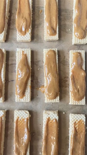 These homemade Nutty Buddies are such a fun and nostalgic treat! They are inspired by the classic Little Debbie snacks. This quick and easy 15-minute recipe requires only 3 ingredients. Recipe here https://organicallyaddison.com/nutty-buddies/ #nutty #littledebbie #peanutbutterlover #peanutbuttercups #peanutbutterchocolate #chocolatepeanutbutter #darkchocolate #chocoholic #snacks #wafers #wafercookies #glutenfreerecipes #nobake #nobakedessert #nobakedesserts #snacktime #snacklover #snacksonsnack