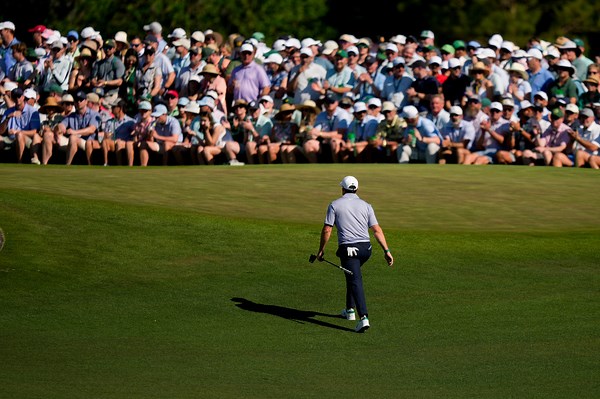 Rory McIlroy stumbles in 3rd round at the Masters, turning one-man show into wide-open race going into Sunday’s final round