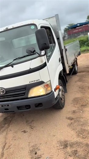 Toyota Dyna Truck Tonnage: 3 Tonne Year : 2018 (Duty paid) Engine: 2 Litre Straight 4 Petrol (1TR) Interior: Premium Fabric Seats Transmission: Manual 5 Speed Drivetrain: 2x4 Specifications: Air con, Power Steering, Central Locking, CD, Bull bar. Solid Suspension General Condition: Very Reliable Truck, Easy to maintain and very economical. Price: Usd 8500 Slightly For viewing and more details contact: Cash Price: $8000.00 Rent To Buy/ Installments Deposit - 10% : $800 Installments : 12 Months in