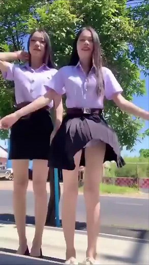 การเต้นสุดน่ารักของนักเรียนไทย