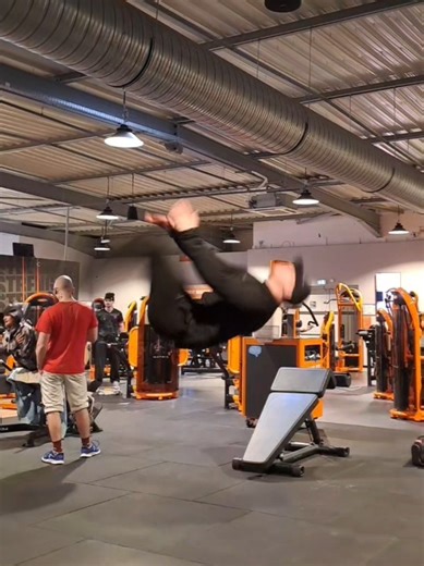 #entrainement #freerun #freeruning #backflip #salto