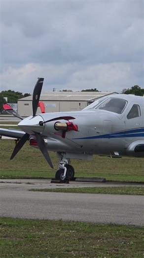 Daher TBM 700 at KFXE – Fort Lauderdale Executive Airport Action
