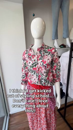 I do love a good pattern clash! And a great skirt! 💙 #justagirlbathurst #bathurstboutique #fashionforher #patternclash #printonprint #uniquestyle | Just A Girl