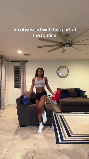 Dallas Cowboys Cheerleaders Thunderstruck Performance