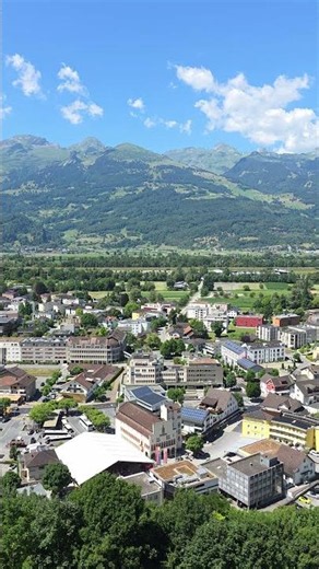 Welcome to one of Europe's most beautiful hidden destinations – Liechtenstein! 🇱🇮