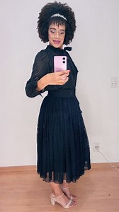 🖤✨🤍 O que você acha da Moda Anos 60? Na época que os looks eram elegantes e sofisticados, o inimigo não era estilista. A Moda Vintage ou a Moda dos Anos 60 as peças vestiam as mulheres com classe, glamour e charme. Você gosta desse estilo? #modavintage #años60s #estilofeminimo #reelsmodafemininaonline | Adriane Soares Alves Alves