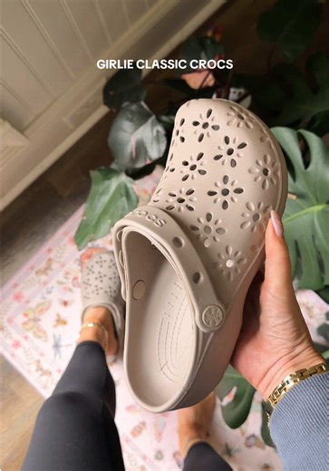 Floral Cut Out Classic Clogs – Trending Now!