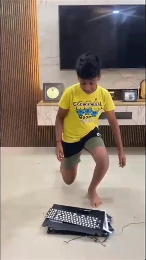 Breaking & Exploring a Laptop 💻 | Inside Look