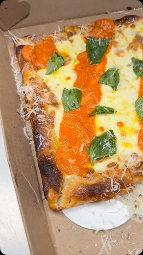 Happy Tuesday! #HopkintonMA #northboroughma #NewYorkStylePizza #SourdoughPizza #ThinCrust #BostonEats #MassFoodies #FoodLover #PizzaLover #InstaFood #SliceOfHeaven | Blue Square Pizza