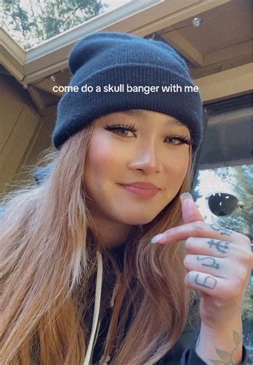 had the honor of tattooing my first ever skull banger and my client sat amazing! done all in one session, 4 hours. she was determined to not feel that again in the same spot and wanted to get it over with - which is, understandable! hahah. thank you for your trust!!! looking forward to tattooing the other side of your head 🙂‍↕️🖤 #tattooartist #tattooartistsoftiktok #femaletattooartist #femaleentrepreneur #tacomatattooartist #headtattoo #sunflowertattoo