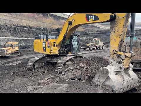 Caterpillar 352F Loading Coal On Trucks, Dozer & Grader Preparing The Loading Area - Ascon Ltd