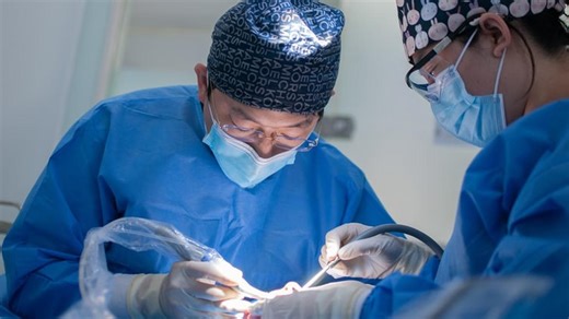 Viral Pria Ini Nyamar Jadi Dokter Lalu Operasi Hanya Lihat Tutorial YouTube, Berujung Nahas