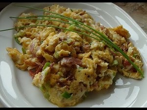 Rührei mit Käse und Schinken