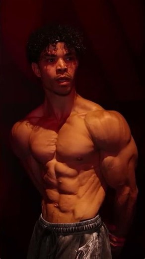 The leanest physique I've ever seen 😳