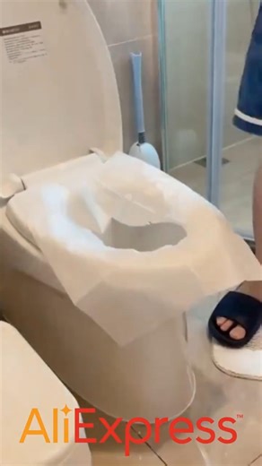 Su ALIEXPRESS dei fogli di carta igienica per fare la CACCA nei CESSI PUBBLICI