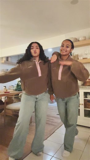 Epic Dance Fails with Besties ✌🏻