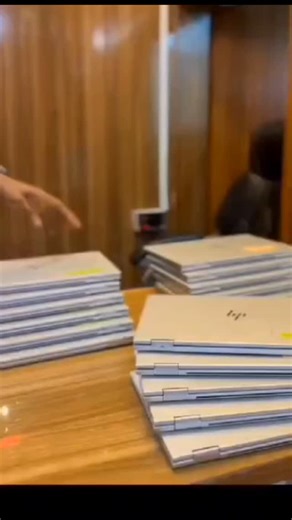 Phones, Laptops and Gadget accessories on Instagram: "> Never Been Cheaper🔥 🇺🇸Hp *Elitebooks 1030 G3* _13" Touch x360 Convertible_ *SPEC 1* *Core i5 {8th Gen} | 8gb DDR4 | 256gb SSD | Keyboard Backlighting | Finger Print, Face ID | HDMI & USB-C port* 🏷️420,000 *16gb 256gb SSD* 🏷️450,000 *SPEC 2, 1040 G3* *Core i7 {8th Gen} | 16gb DDR4 | 256gb SSD | Keyboard Backlighting || Finger Print, Face ID | HDMI & USB-C port* 🏷️499,000 *16gb, 512gb SSD* 🏷️530,000 _𝗣𝗔𝗖𝗞𝗔𝗚𝗘 𝗜𝗡𝗖𝗟𝗨𝗗𝗘𝗦_ 1 