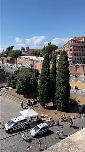 The Arch of Constantine in Rome, Italy 🇮🇹