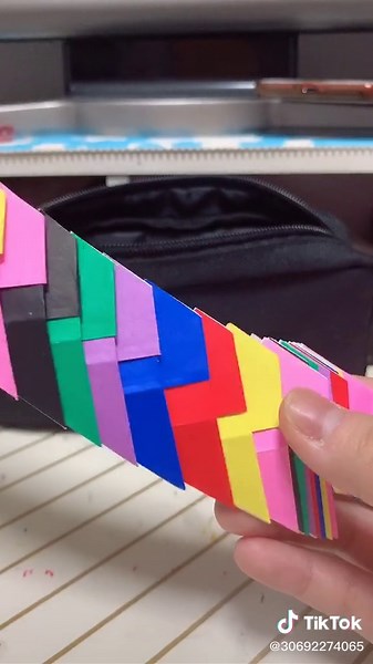 スリンキー折り紙の作り方とコツ