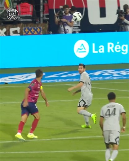 271K views · 3K reactions | Ibrahimović, Messi, Simba, Mbappé: the best acrobatic goals in our history ⚽ | PSG - Paris Saint-Germain | Facebook