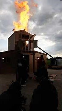 MAKING-OF 🎬 : On construit une villa en carton