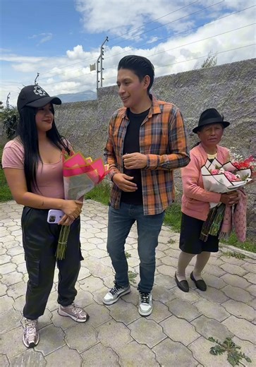 Les lleve serenata del pueblo #johnvalverde #Muñecazo | John Valverde