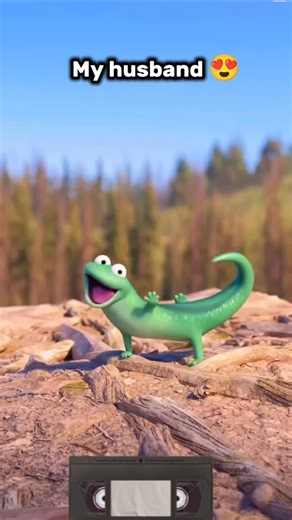 Wait For The Twist! 🦎🫶 #shorts #husbandwife #viralshorts #lizard #twist #funnyshorts #editing