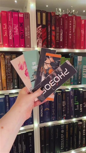 Petit tuto marque pages, c’est cadeau 😘 #marquepage #bookmark #bookish #booktok #booktokfrance #lectureetpaillette #rainbowbookshelf