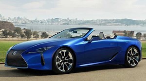 Lexus LC 500 Convertible Sings V8 Tune During Autobahn Top Speed Run
