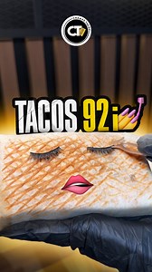 Starter pack de notre tacos 92i : injections de fromage fondant et faux cils gratinés 🤣💅 » 📍 de 100 restaurants en France, Belgique et en Arabie-Saoudite 🛵Livraison via Uber Eats, Deliveroo et Click&Collect 💛Partage tes moments avec la #ChamasFamily | Chamas Tacos