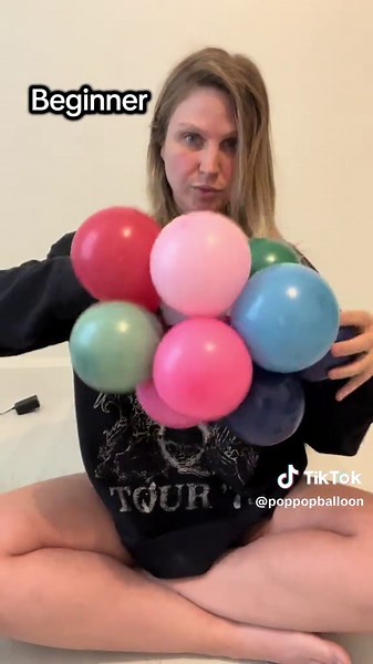 Here is a beginner and advance balloon tutorial on how to create a balloon garland now matter what skill level you are at!!