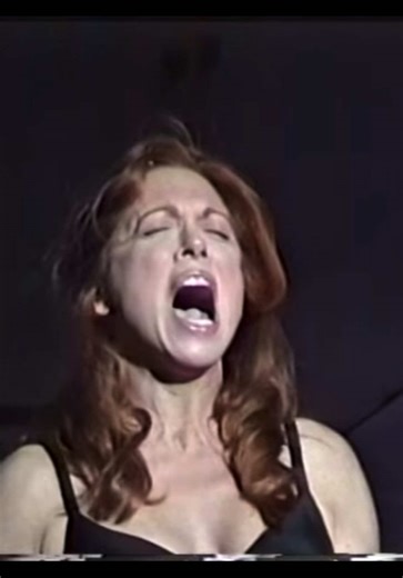 Carolee Carmello “The Winner Takes It All” Broadway 2009 #broadway #broadwaymusicals #mammamia #caroleecarmello #musicaltheatre