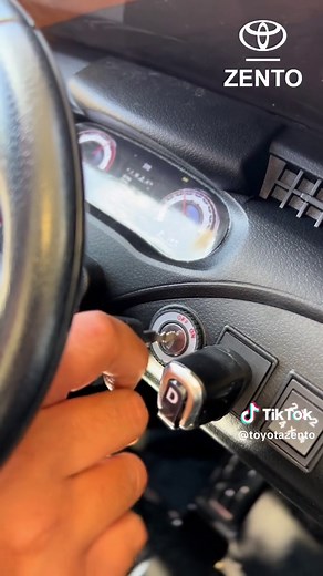 Conoce la nueva mini hilux para niños #hilux #4x4 #toyota #toys #toyota4x4 #hilux4x4 #toyotahillux #kids #tech #technology #toysoftiktok #kidsoftiktok