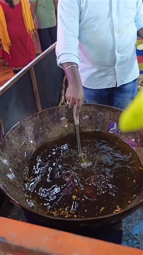 Suma kancharla on Instagram: "Exhibition Lo Bahubali Appadam Arrived! 😱 Biggest Appadam Ever — We Couldn’t Stop Eating It! 🍽️ #BahubaliAppadam #exhibition #foodiefun #epictaste #andhrafood #streetfoodindia #sumiitalks"