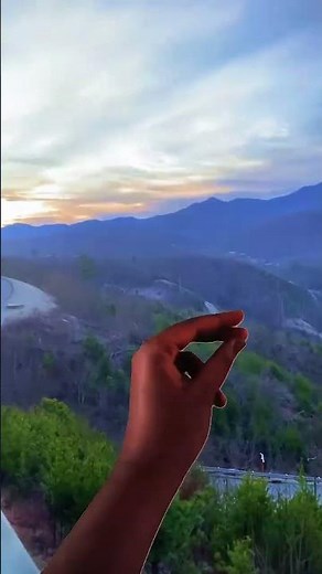 ⛰️ One mountain, a million different moods. 🫰📸 From sunrise to starlight. 🌌