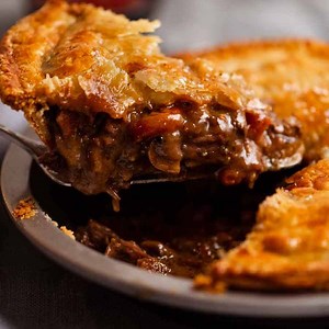 Aussies love a good meat pie. We love the hand-held ones because we get the whole thing to ourselves. But when you’ve got sharing vibes, this Family-size Meat Pie is the one you pull out! https://www.recipetineats.com/family-meat-pie/ | RecipeTin