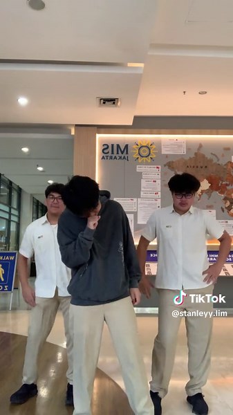 Jakarta City Aesthetic Videos with Trending TikTok Dance