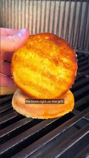 Juicy burgers. Sweet summer sides.This is how Memorial Day should taste. 🇺🇸🍔🍅