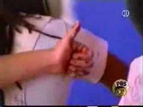 Sesame Street - Kids paint a huge mural of the number 18