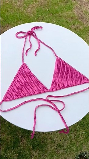crochet this triangle bikini top in 60 seconds!